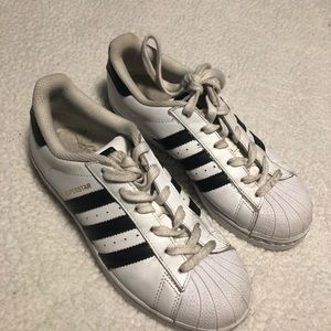 Adidas superstars